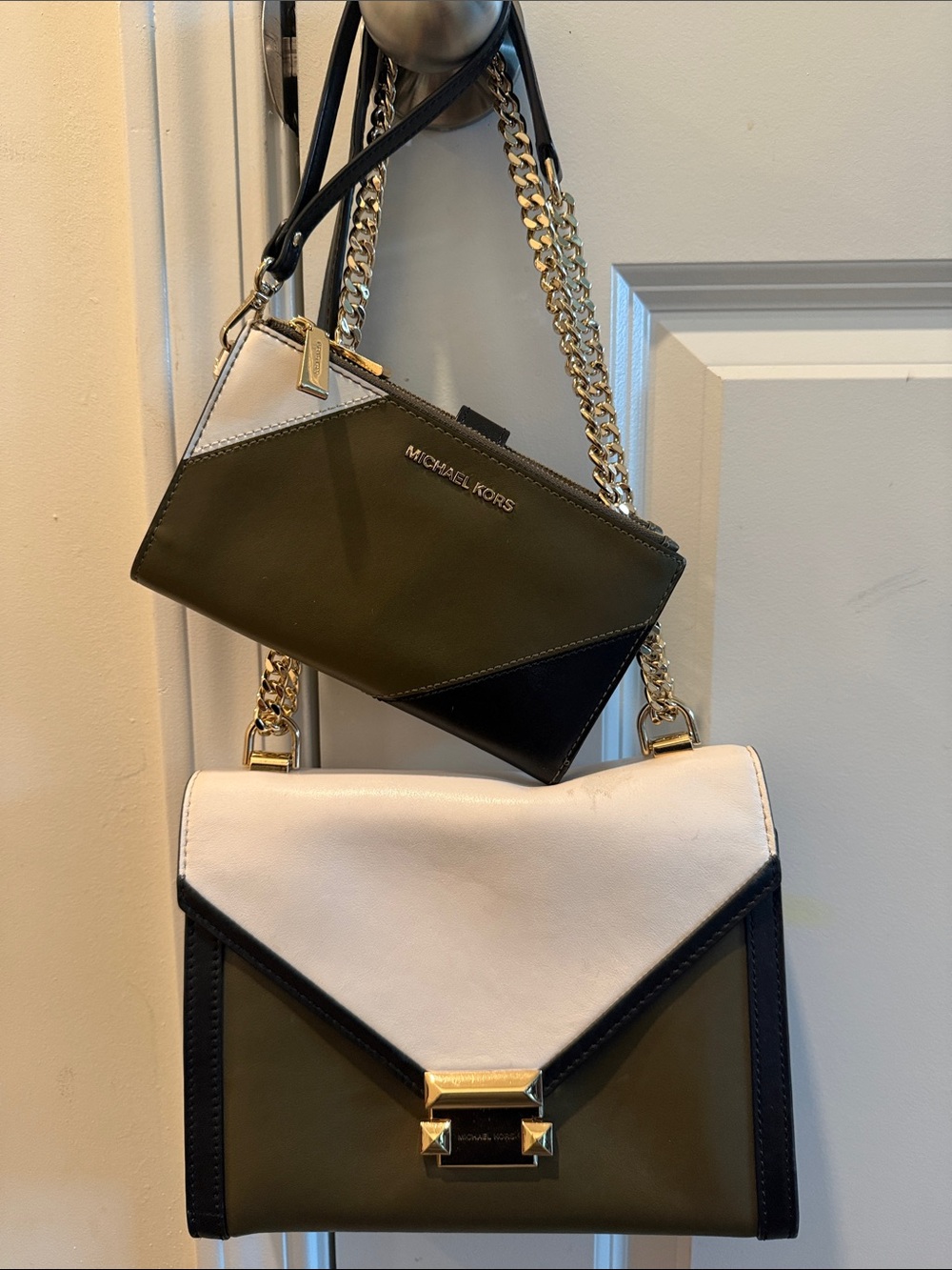 Michael Kors Olive, Black & Cream Colorblock Chain Crossbody Set